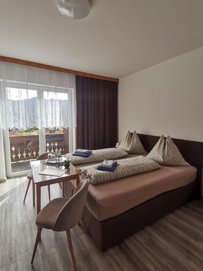 Haus Bergblick Fruehstueckspension Oberort Luaran gambar