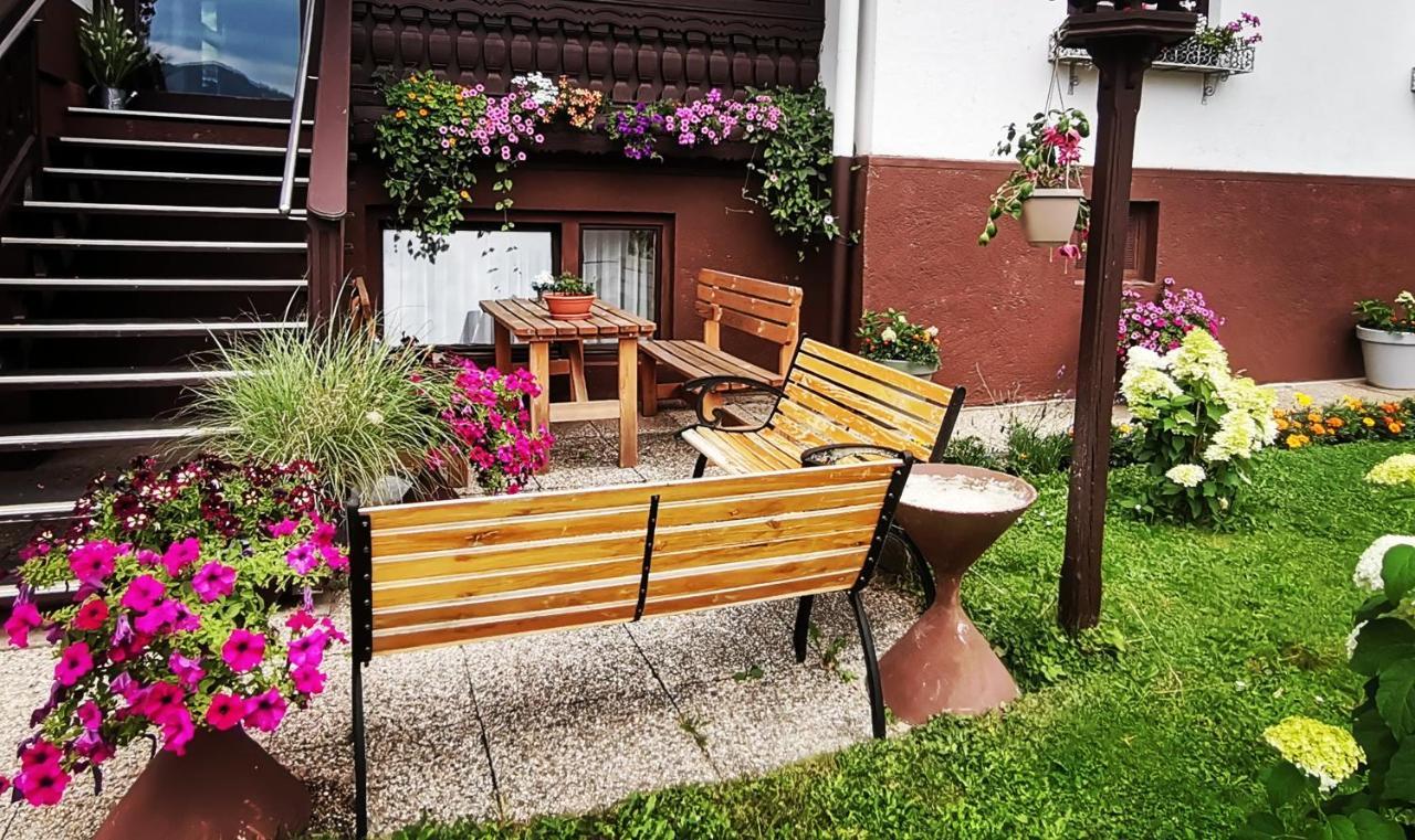 Haus Bergblick Fruehstueckspension Oberort Luaran gambar