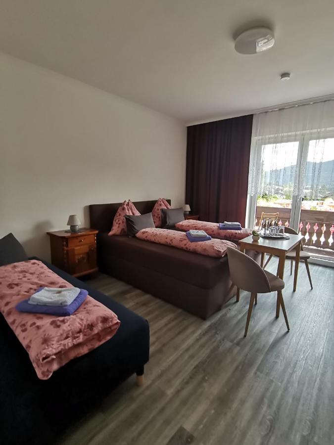 Haus Bergblick Fruehstueckspension Oberort Luaran gambar